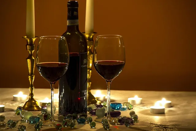 Imagine DEALUL VIILOR VIN ALB DEMIDULCE 2 L