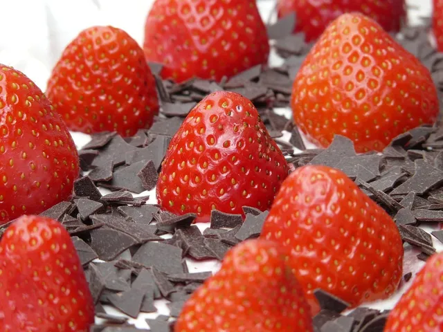 Imagine KIT KAT IAURT CU AROMA DE VANILIE 115G