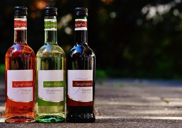 Imagine COTNARI ETICHETA GALBENA VIN ALB DEMISEC 1.5 L